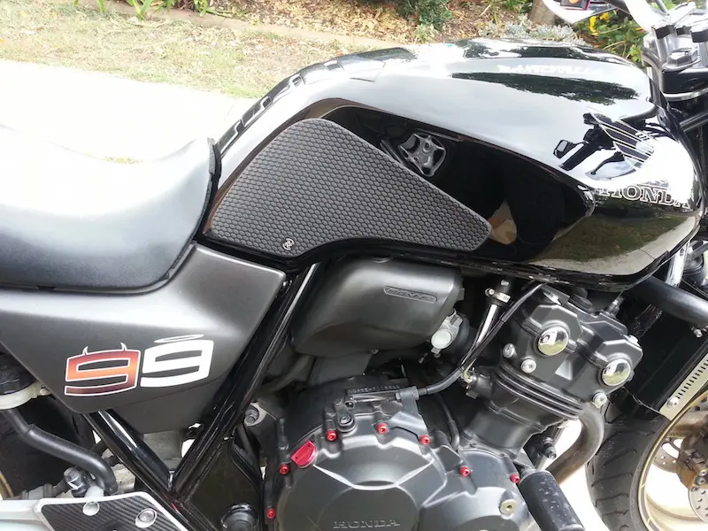 GRIP TANK HONDA CB400 2000 - 2015 (TECHSPEC)